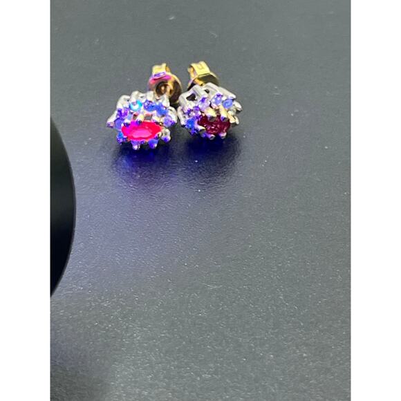 Vintage 14k Two Tone Gold Genuine
Ruby & Diamond Halo Stud Small Earrings - Picture 8 of 16